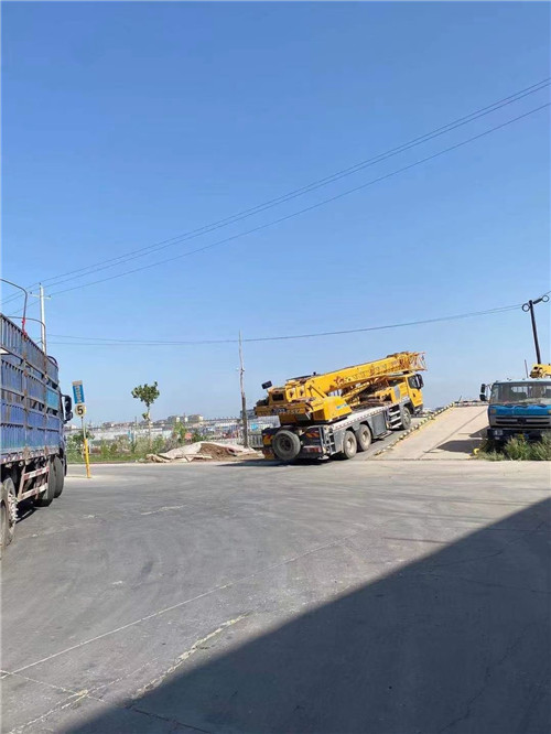 平阳县25吨吊车的租赁价格大概是多少？