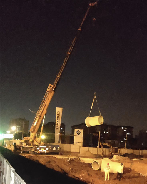 平阳县“弯臂矫正”—— 吊车的 “形变补偿” 技术